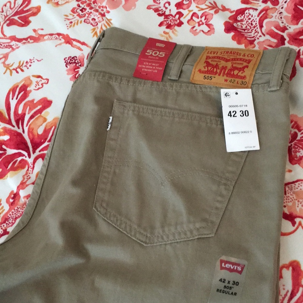 Levi’s khaki colored 505s 42X30 Regular fit